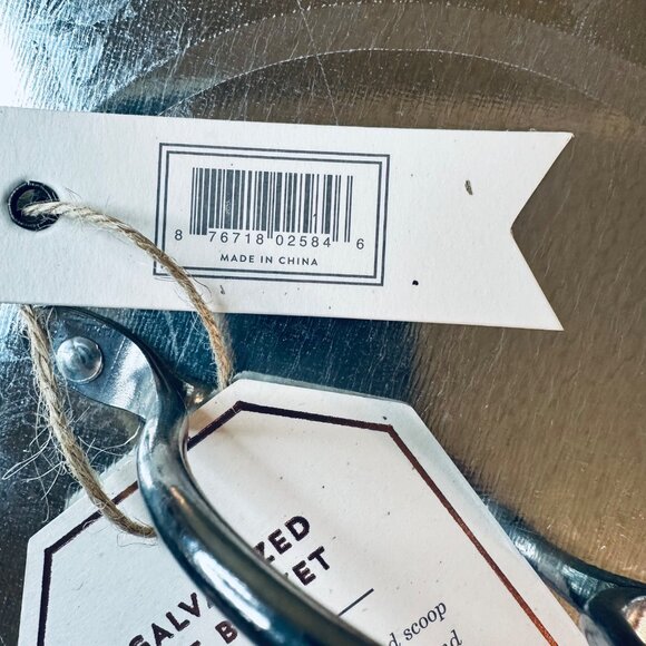 Galvanized Metal Ice Bucket Insulated With Lid & Scoop - Picture 6 of 11